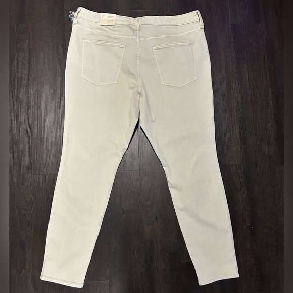 Women’s Universal Threads High-rise Super stretch skinny Jeans 16R NWT - Picture 6 of 7